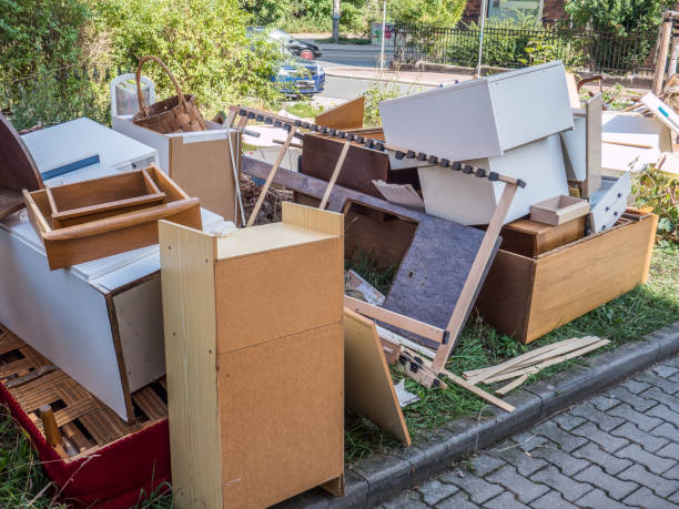 Best Yard Waste Removal  in La Riviera, CA